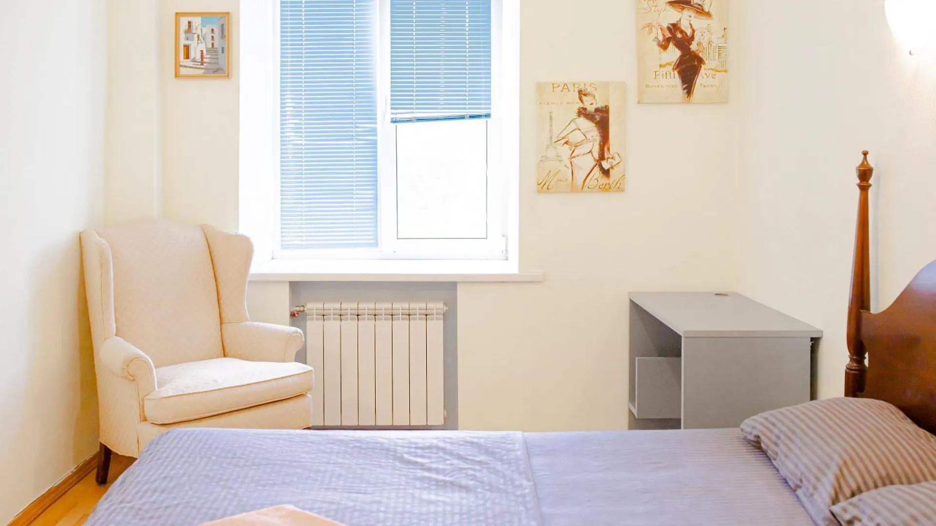 Апартаменти 3-Кімнатні В Центрі, Метро Театральна Kyiv Apartment