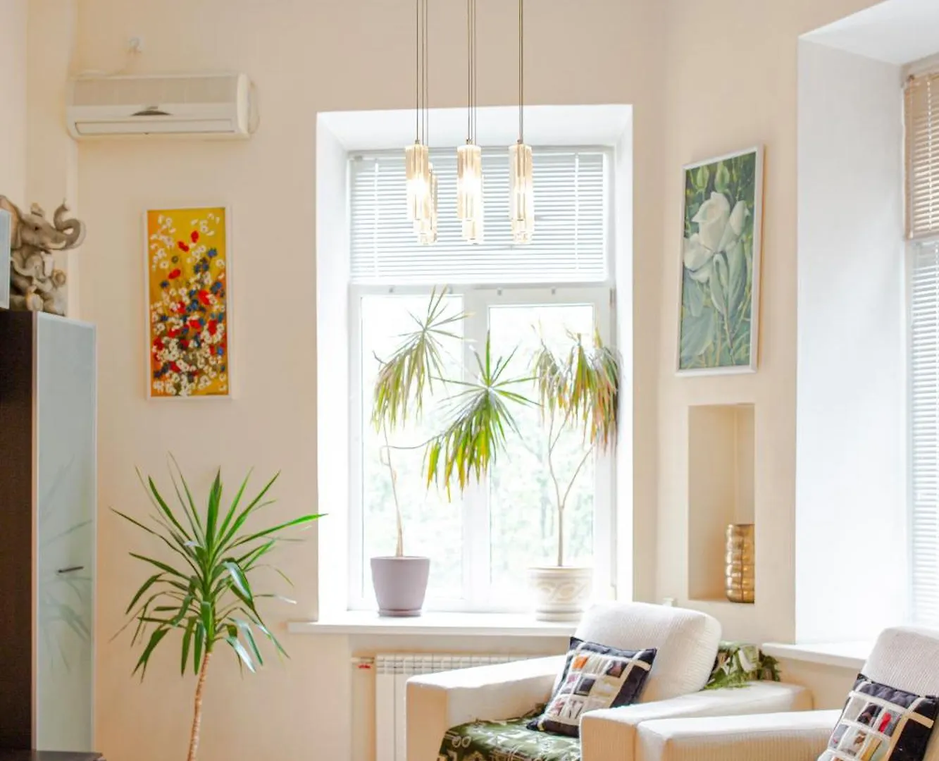 Апартаменти 3-Кімнатні В Центрі, Метро Театральна Kyiv Apartment